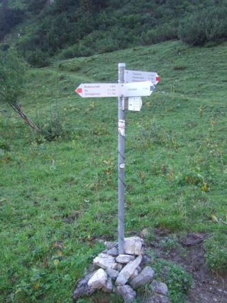 Abzweig zum Zitterklapfen - ab hier blau-weisser Bergweg