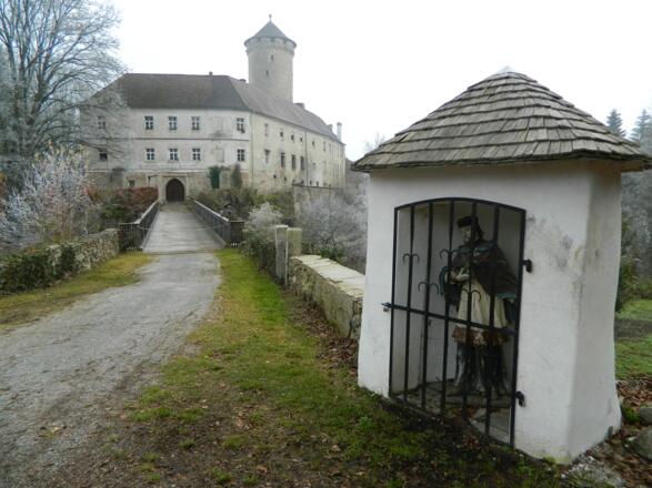 Kapelle und Schloss-Ruine Wildberg