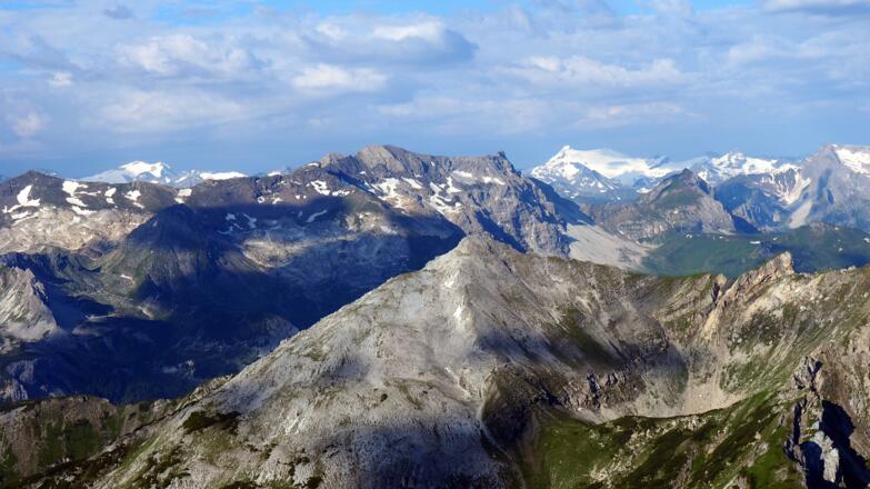 Blick in die Hohen Tauern (Hochalmspitze und Ankogel)