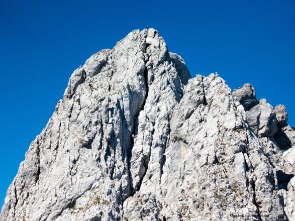 einige Seilschaften klettern am 4. Turm