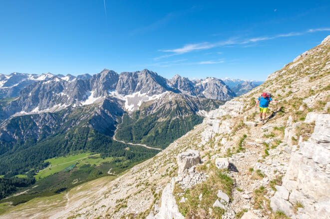 Auf dem Weg zur Soiernspitze warten brilliante Blicke auf Karwendel und Wettersteingebirge.
