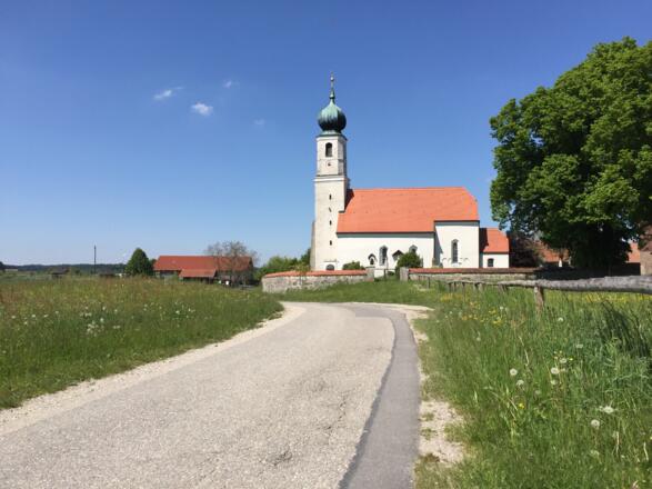 Kirche Maria Geburt in Kreuz