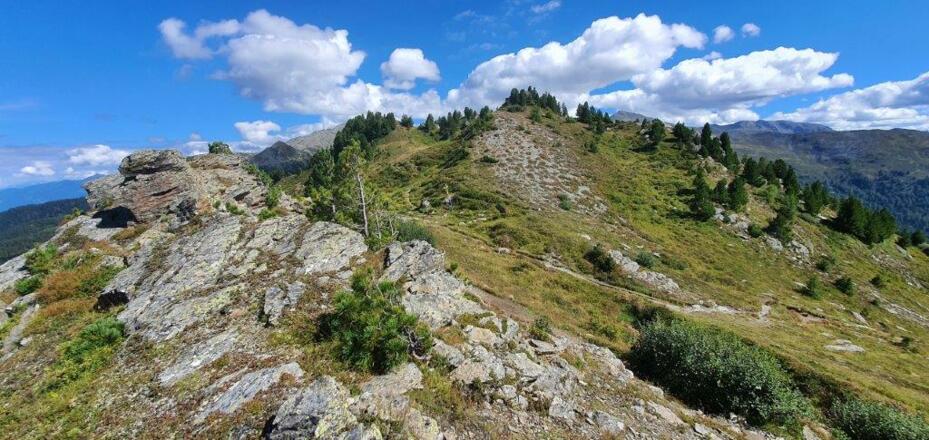Weiter gehts, hinunter über den Ostgrat Richtung Boscheben!