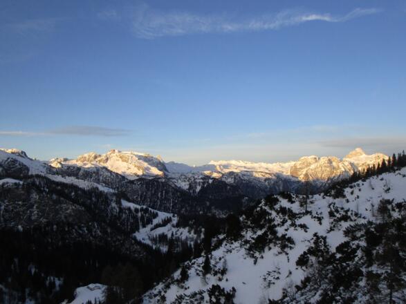 Gold leuchten die Gipfel des Steineren Meer