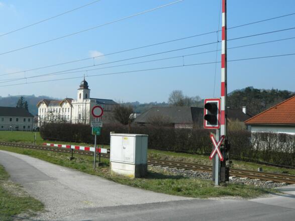 Knapp vor Gleiss - hier auf die andere Seite der Ybbs wechseln