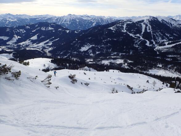 Oberer Teil, rechts hinten der Schneeberg
