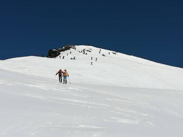 An schönen Tagen kann recht viel los sein am Hocharn