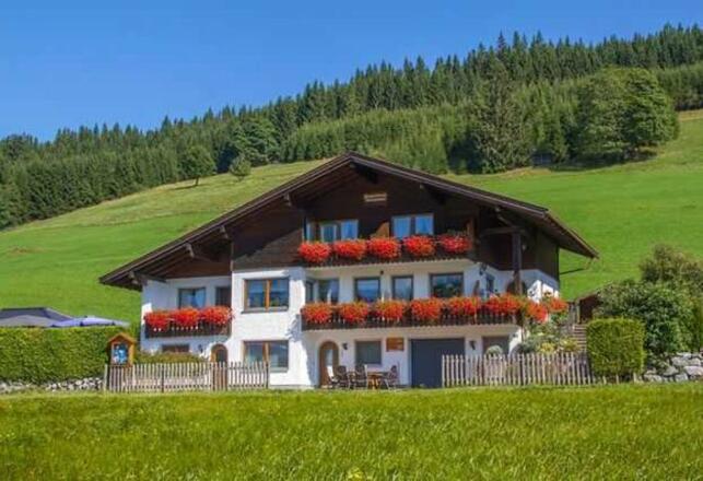 Ferienwohnungen und Gästezimmer Eberle