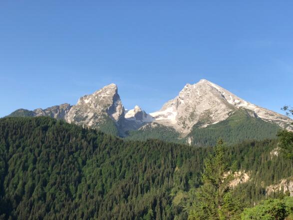 Blick auf kleinen Watzmann (links), Watzmannkinder und den Watzmann (rechts)