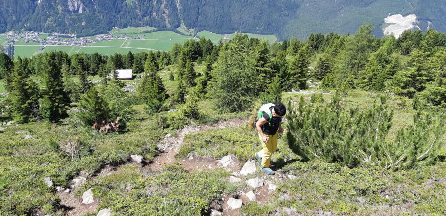 Von der Oberen Hemerachalm schlängelt sich der Steig ...