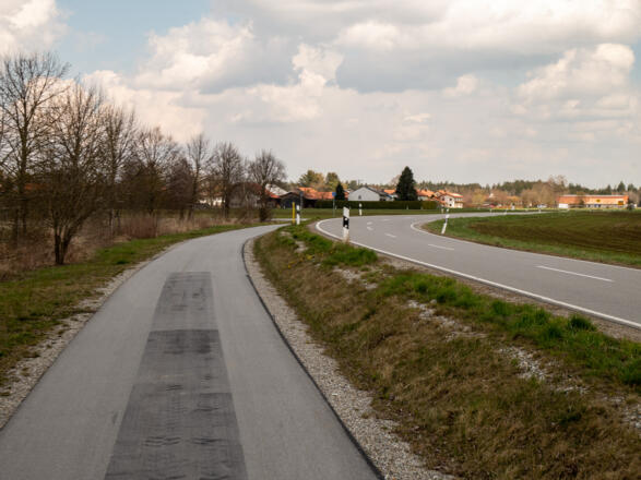 auf dem Radweg  nach Dürrnhaar