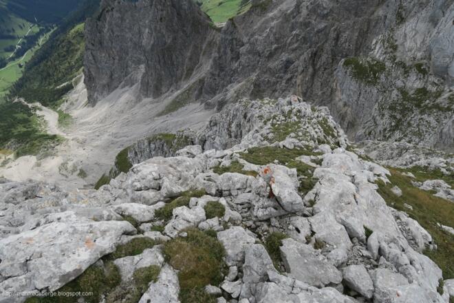 Ich steige wieder ab, und da heißt es auch wieder aufpassen, schön langsam