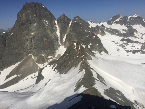 links über die Firnfelder sind wir zum Westgrat gelangt