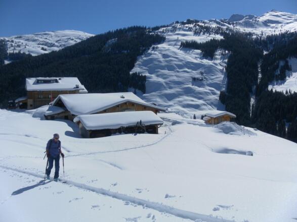 Ellmaualm, dahinter Huberalm
