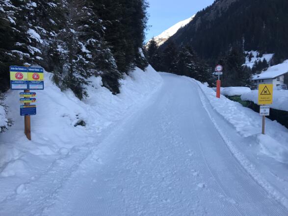 Bestens präparierter Weg zur Arzler Alm