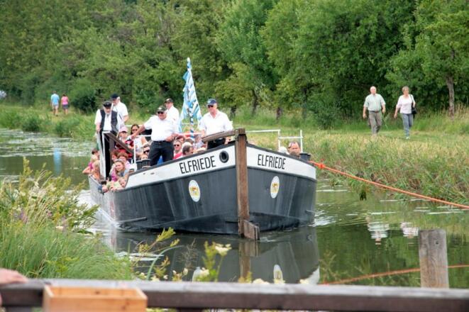 Treidelschiff "Elfriede"