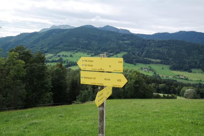 Kurz danach kommt man zu dieser Wegkreuzung. Der Eiskogel ist hier bereits angeschrieben.