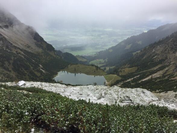 Blick hinunter zum Unteren Gaisalpsee