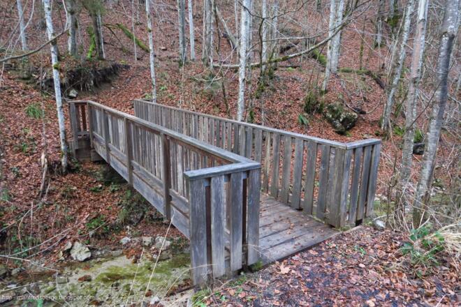 Brücke zum Wanderweg