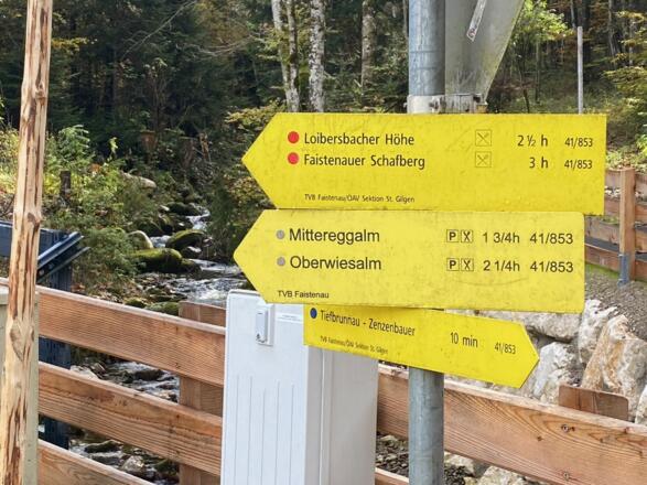 Auffahrt immer entlang der Wanderwege