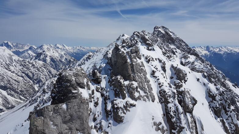 Blick vom hinteren Scharnitzkopf zum mittleren und vorderen Scharnitzkopf