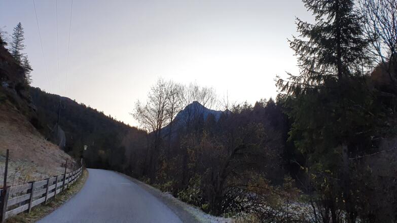 Start mit dem Rad entlang der Isar