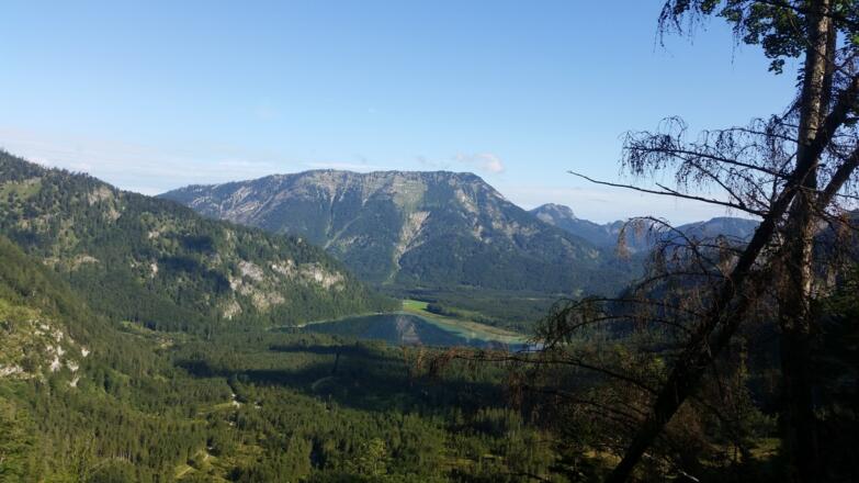 Am Aufstieg blick zurück zum Offensee