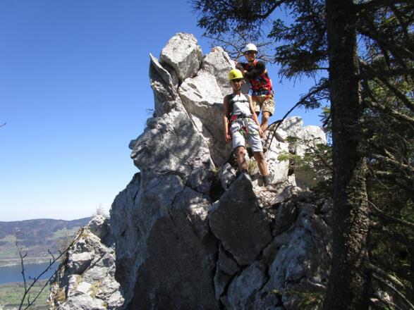 Jede Menge Felszacken.