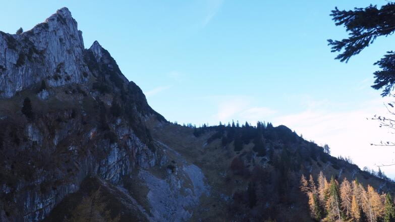 Sattel 1445m , Blick in die schattigen Nordwände