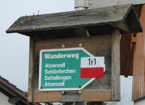 Wegmarkierung in Atzenzell