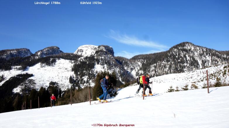 Über den ehem. Gipsbruchabbau nach Norden