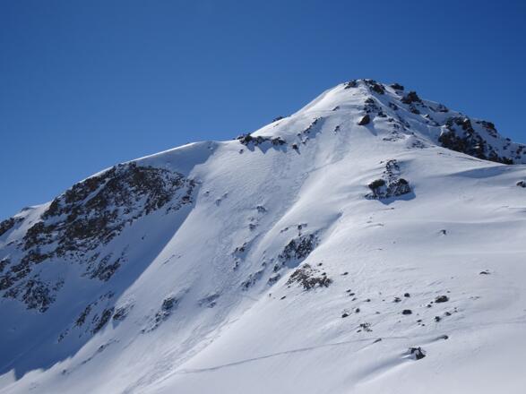 Abfahrtsspuren von der Lareinfernerspitze