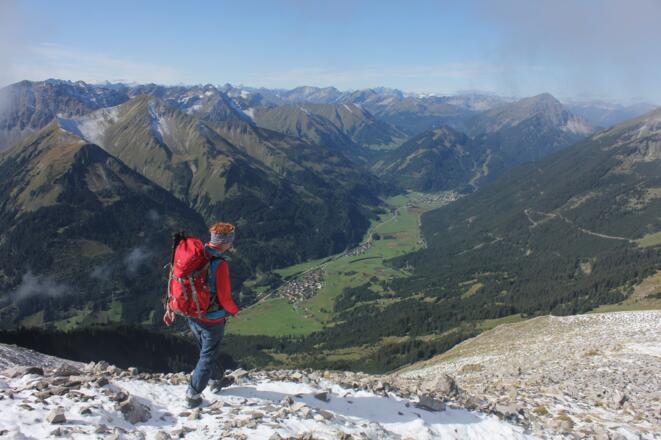 Abstieg von der Upsspitze mit Blick ins Tal Zwischentoren