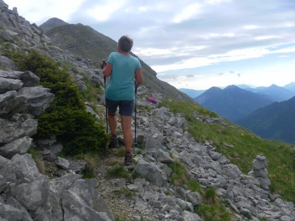 Anstieg zur Gumpenkarspitze mit Blick zur Krapfenkarspitze