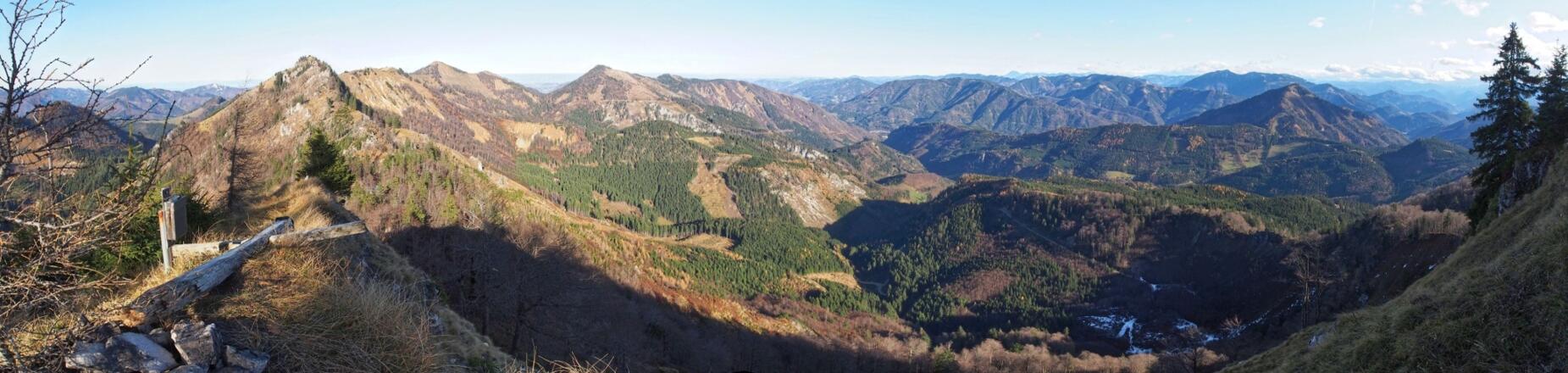 Rückblick vom Ochsenkogel auf den Dürrensteigkamm und die bereis bewältigte Strecke