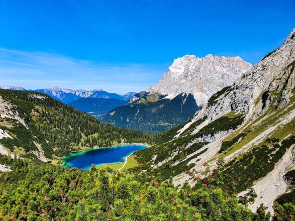 Blick auf den Seebensee mit dem Zugspitzmassiv im Hintergrund