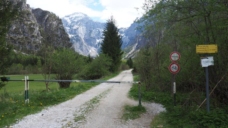 Start am Parkplatz vom Almsee