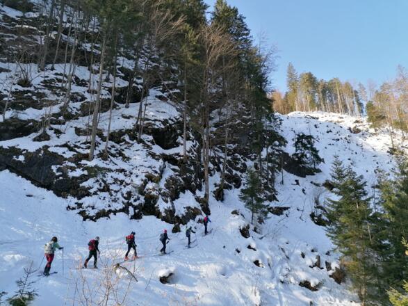 Steilstufe unter der Roßberghütte ...