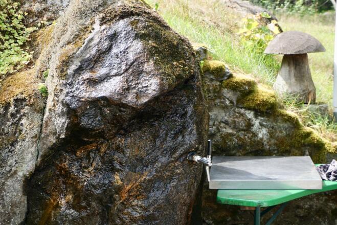 Felszapfhahn beim Schwellhäusl