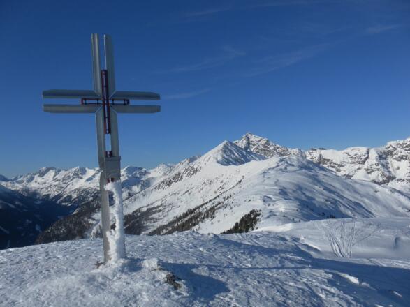 Gipfelkreuz Zechnerriegel mit Gurpitscheckblick