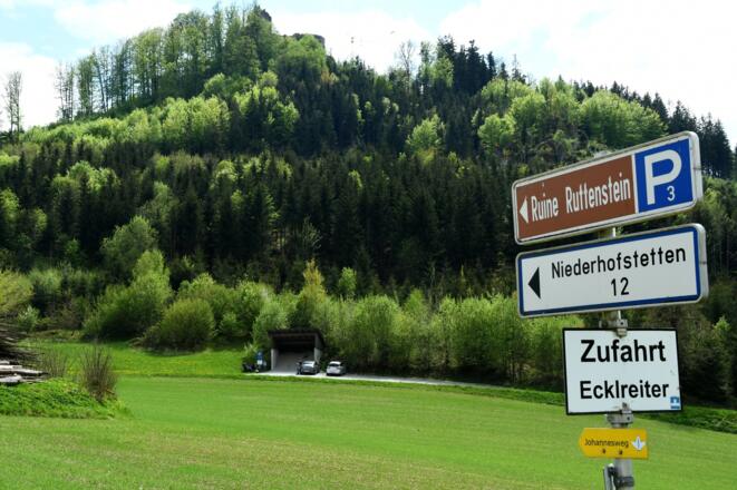 Nordseitiger Anstieg zur Ruine Ruttenstein