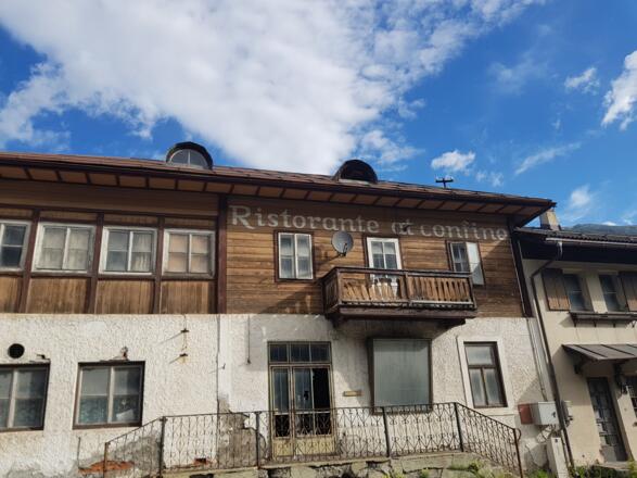 verfallenes Grenzrestaurant