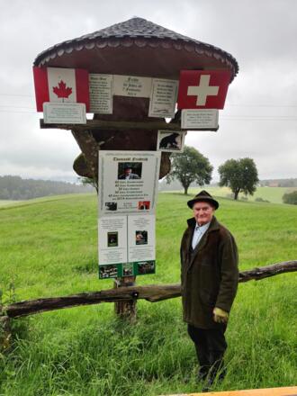 Herr Thomandl bei seiner Mostschenke