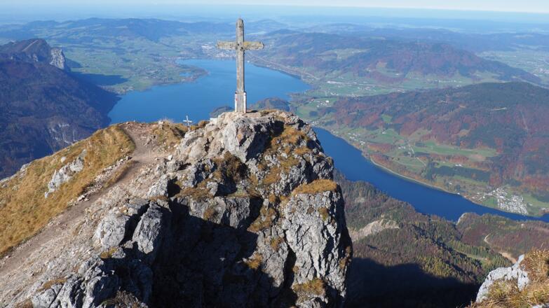 Kreuz über der Himmelspforte mit Mondsee