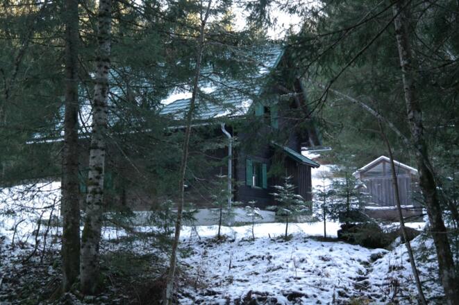 Jagdhütte. Diese im Wald gelegene Hütte passieren wir kurz vor der Pramfelder Reith.