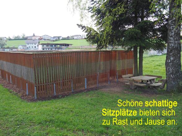 Rastpaltz beim Schneestangen-Labyrinth