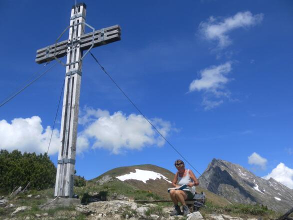 Blasenka, dahinter Hochlicht und Zitterklapfen