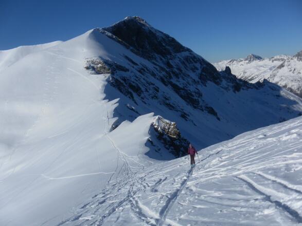 Anstieg zur Balonspitze vor Marislwand