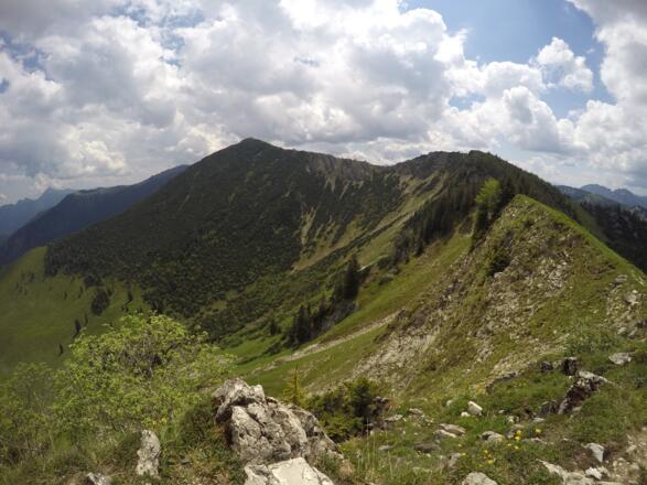 Aussicht von der Freudenreichkapelle zum Brecherspitz (links)