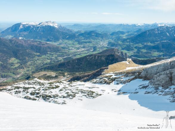 Blick von der Watzmanngrube auf Untersberg und Watzmannhaus